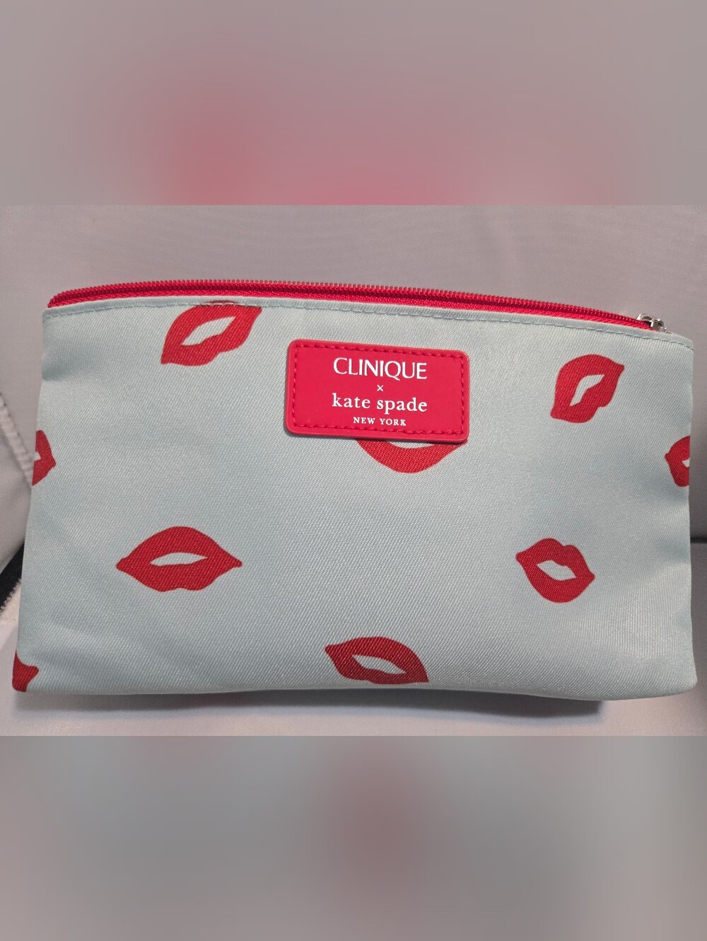 CLINIQUE x KATE SPADE Cosmetics Makeup Travel Bag Aqua & Red Lips Print